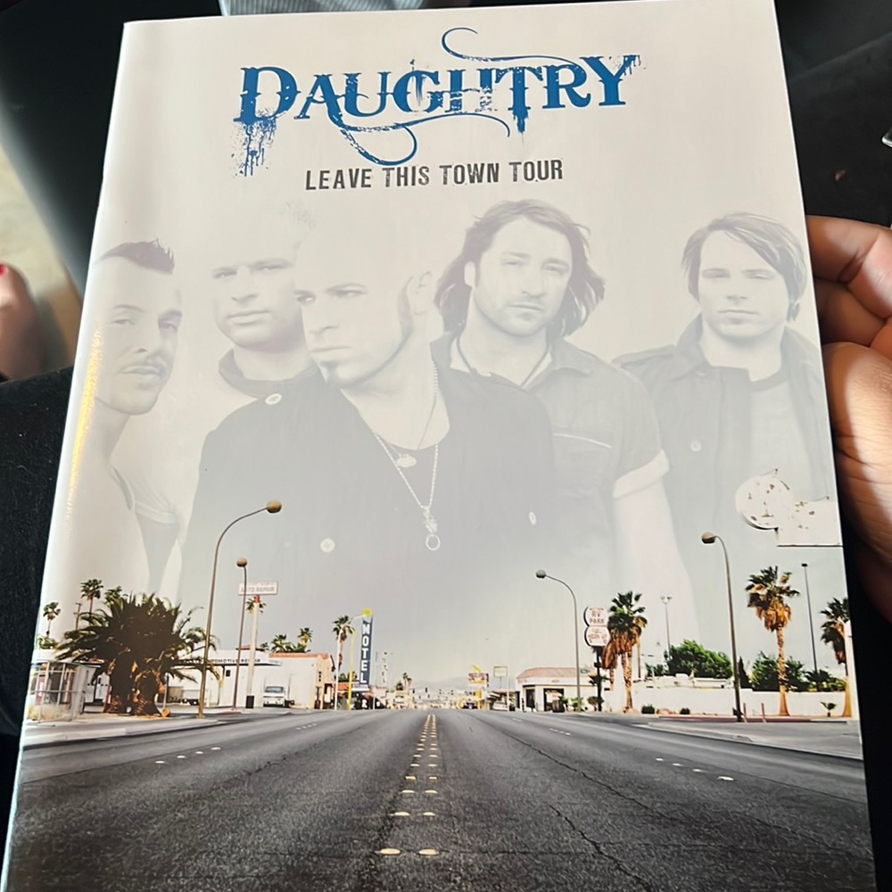 Daughtry Leave this Town tour book